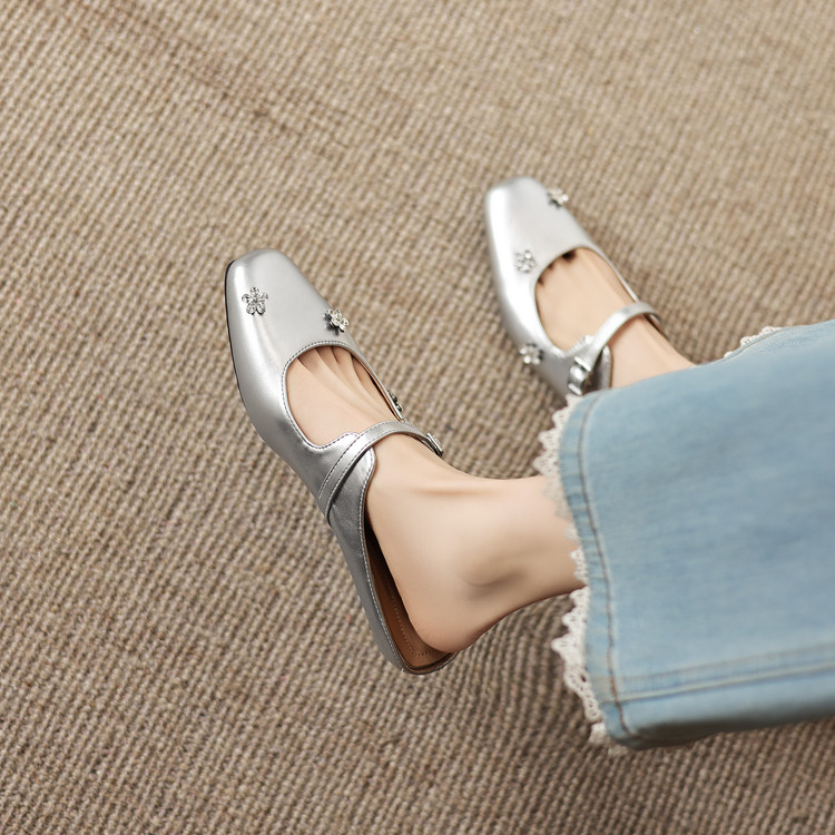 Women's Closed Toe Chunky Heel Slippers for Summer - Image 5