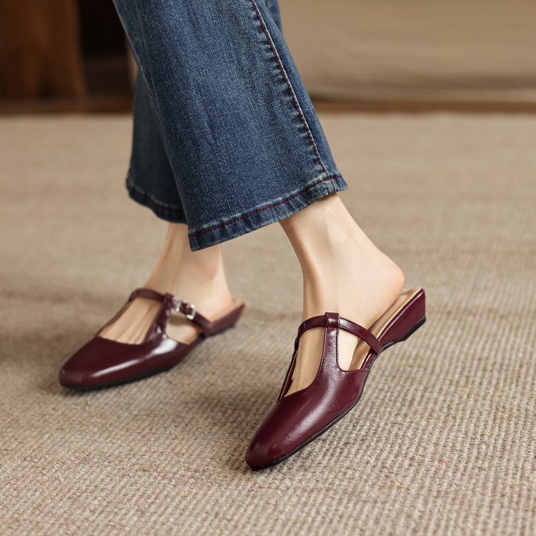 Women's Closed Toe Slippers with Chunky Heel - Image 3